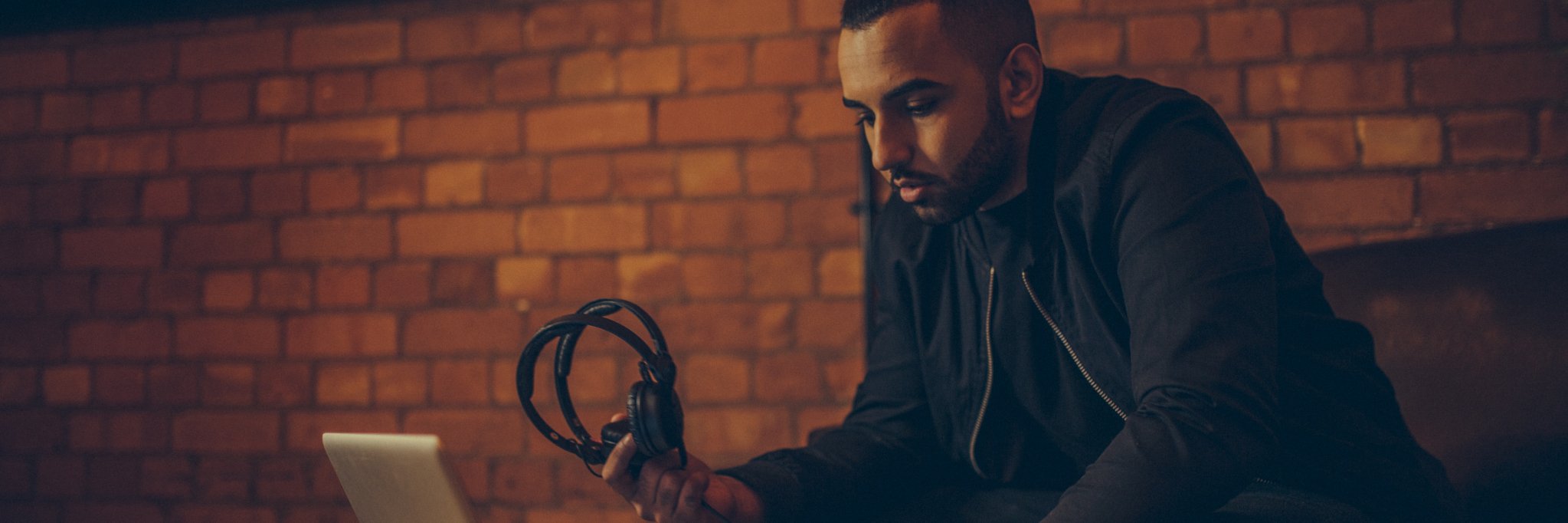 deebeemusic's profile banner image