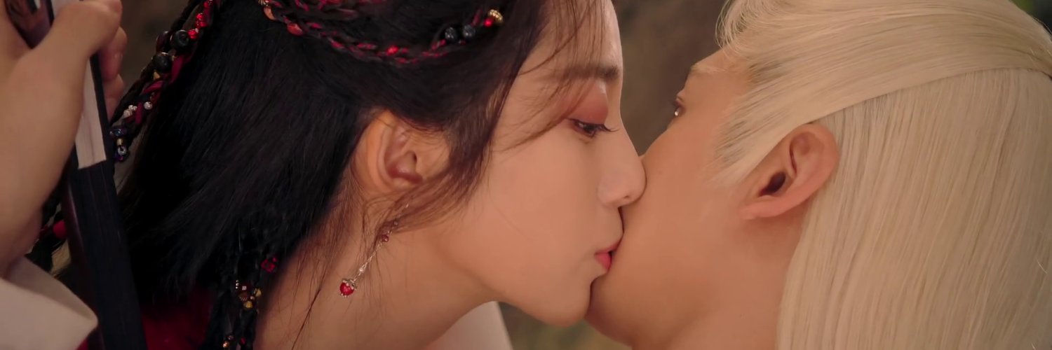vvlin91's profile banner image