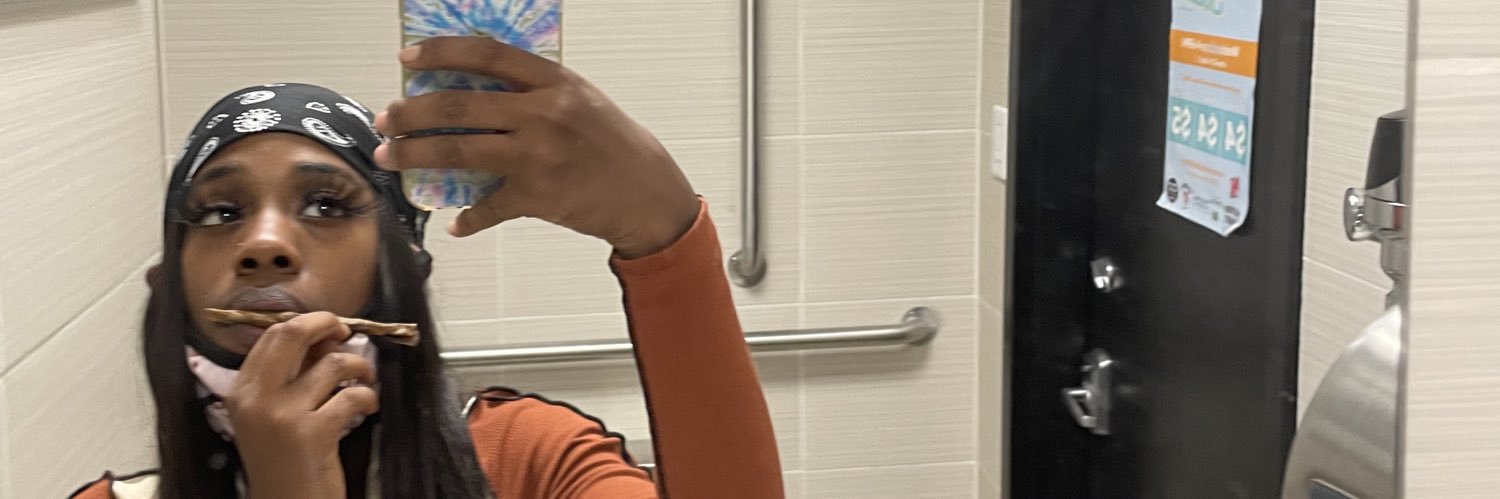 Daviia__'s profile banner image