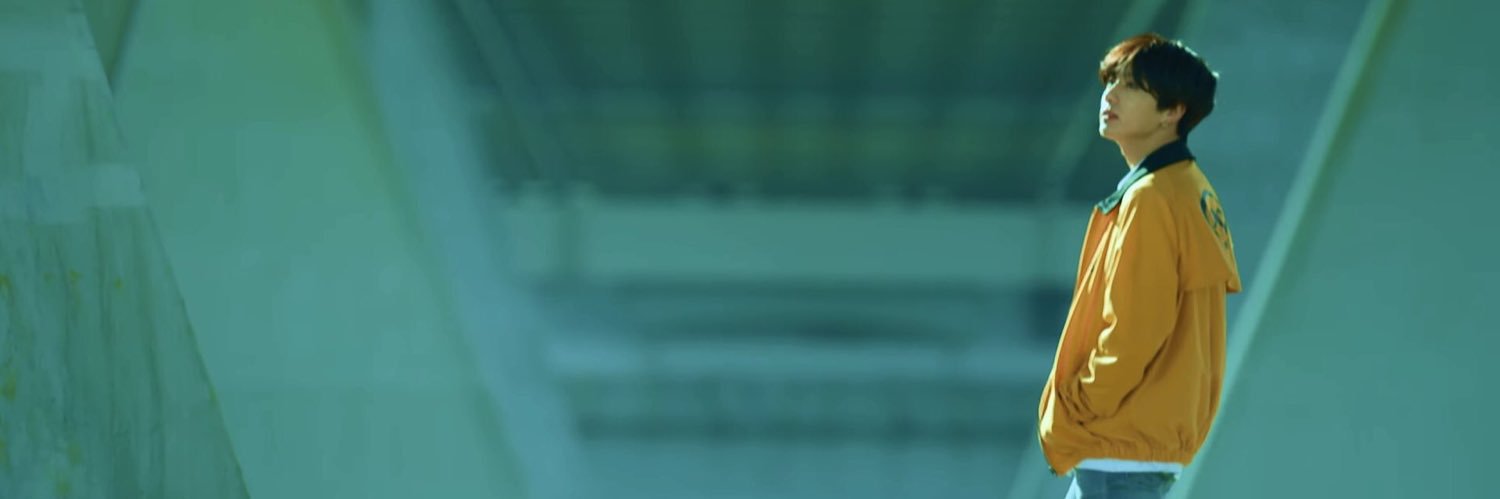 O613b's profile banner image