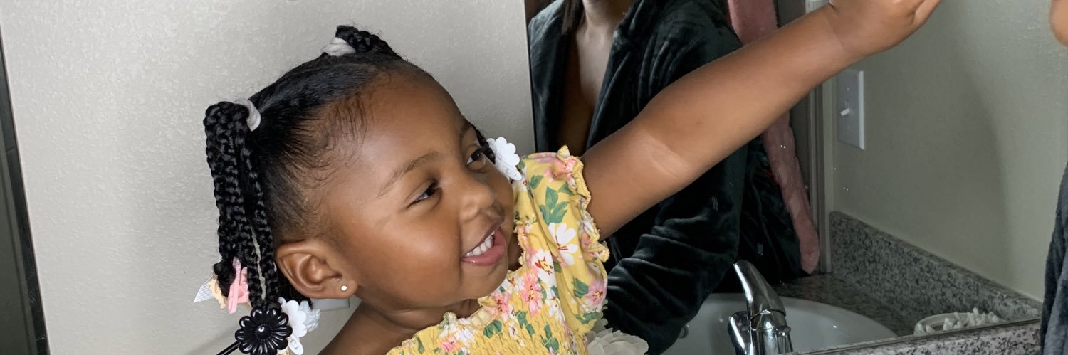 Monayè banner