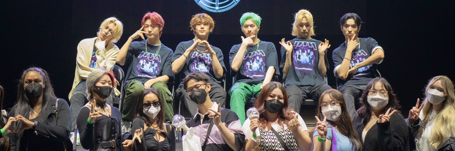 seldooni's profile banner image