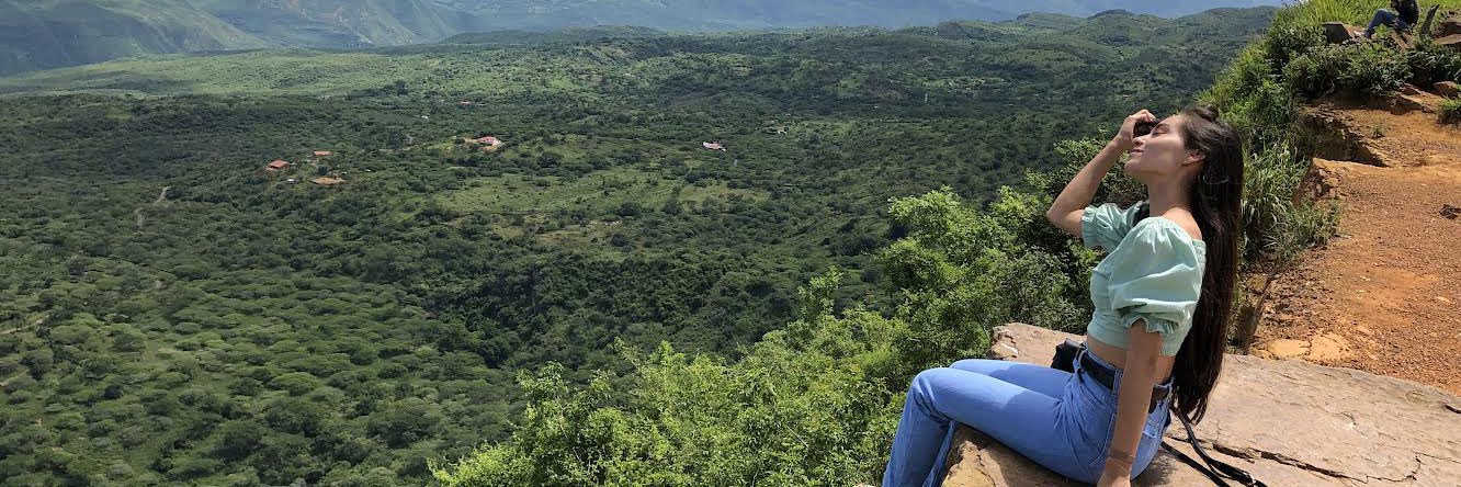 Laura🦋 banner