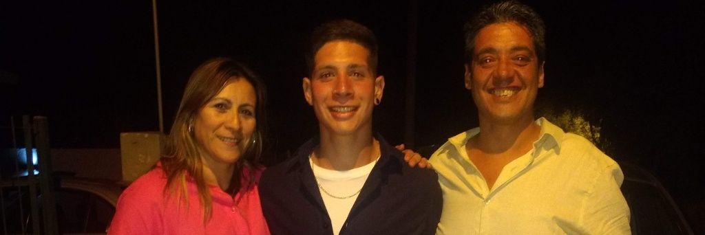 AleDobal's profile banner image