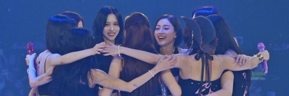 onceblna's profile banner image