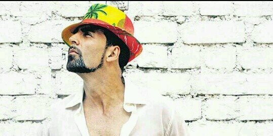 AKSHAY_kumar101's profile banner image
