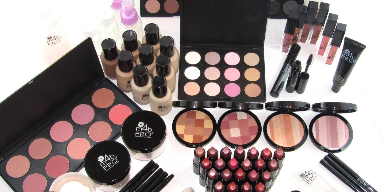 MAKEUP ARTIST banner