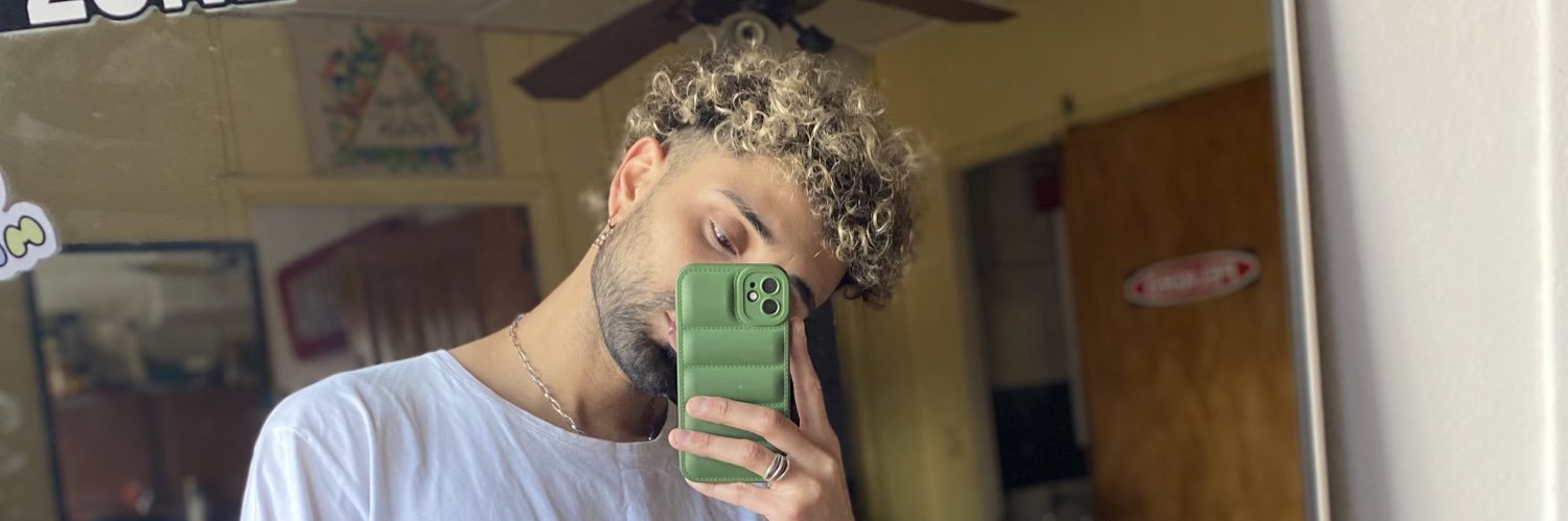 Maxiipeok_'s profile banner image