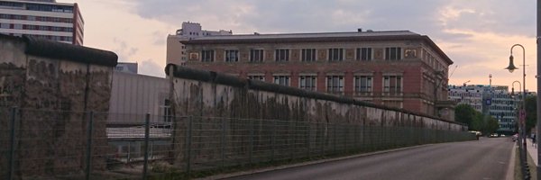 Comment98 Profile Banner