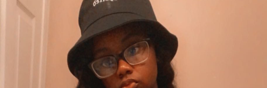 RealDEZIREE's profile banner image