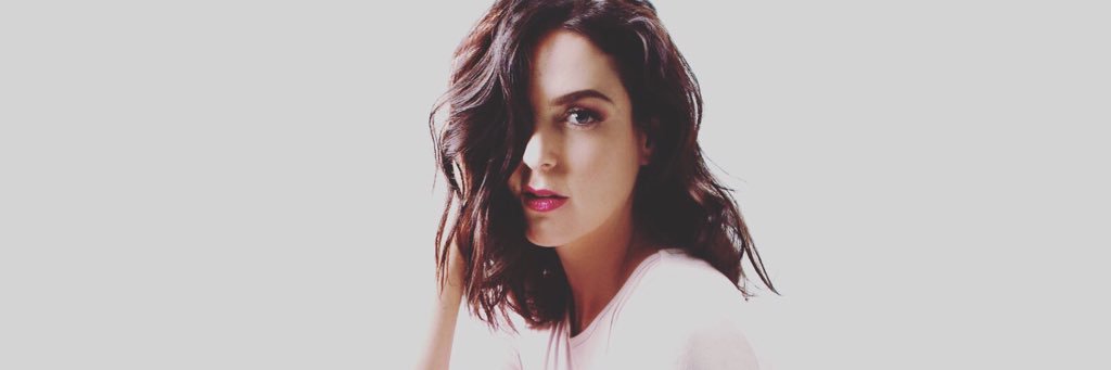 Laura Owen banner