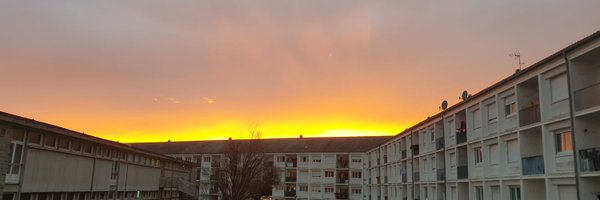 Lydie22100 Profile Banner