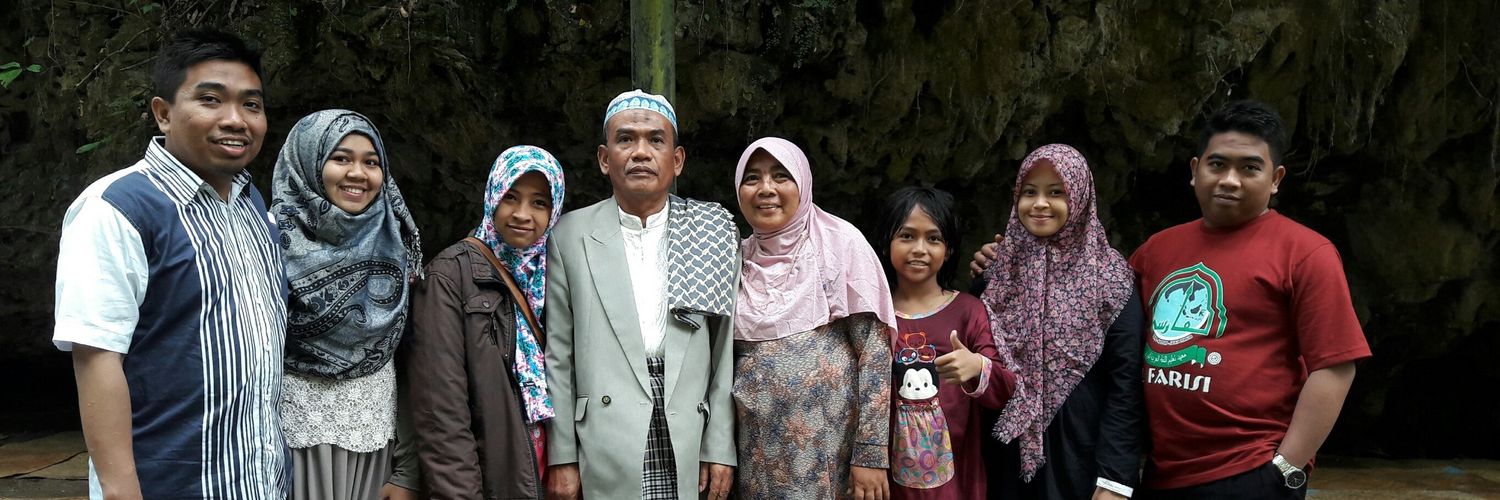 askarizakariah's profile banner image