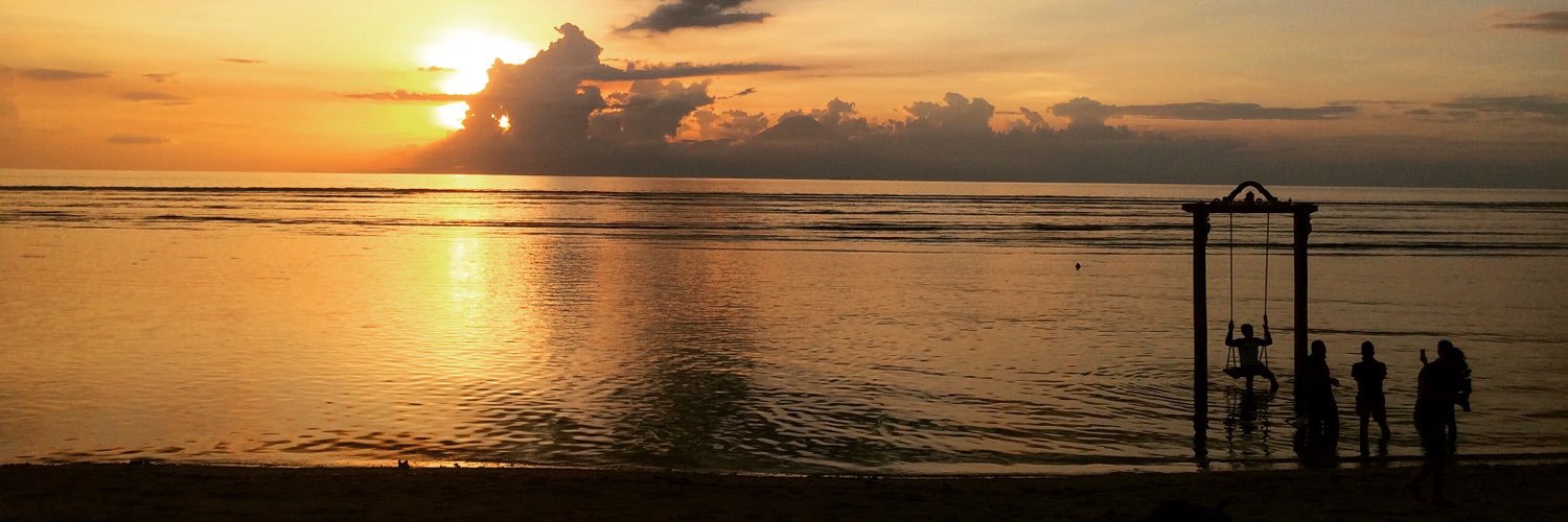 beththomson94's profile banner image