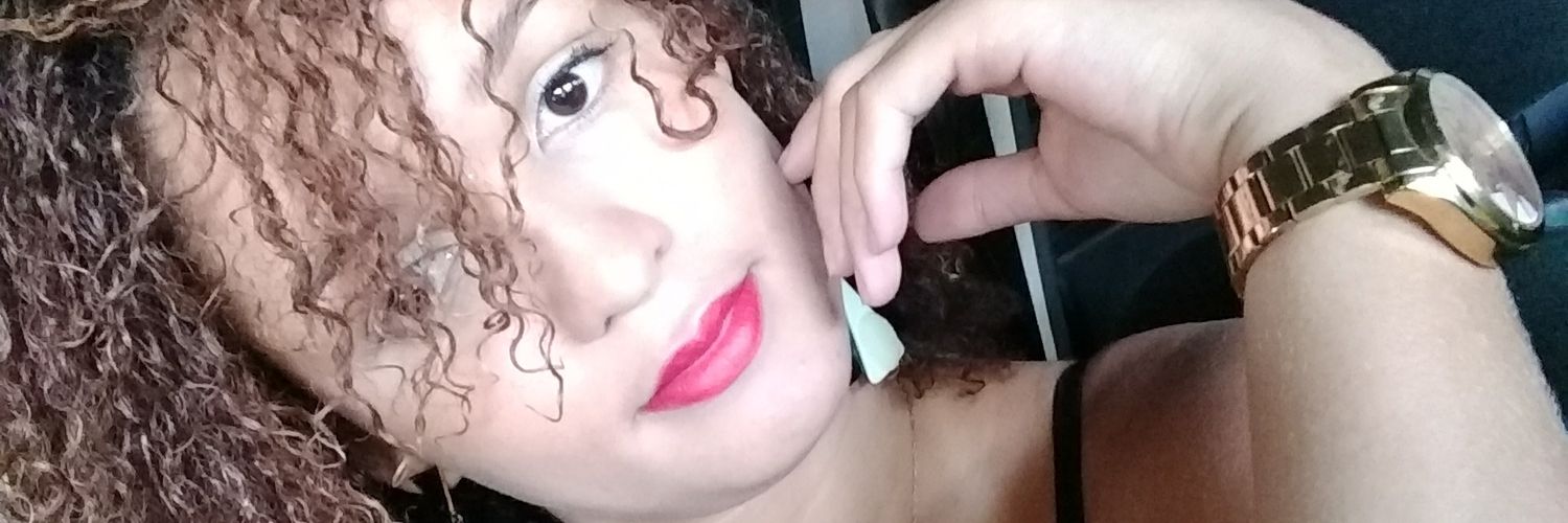 ThaisMagrelaa's profile banner image