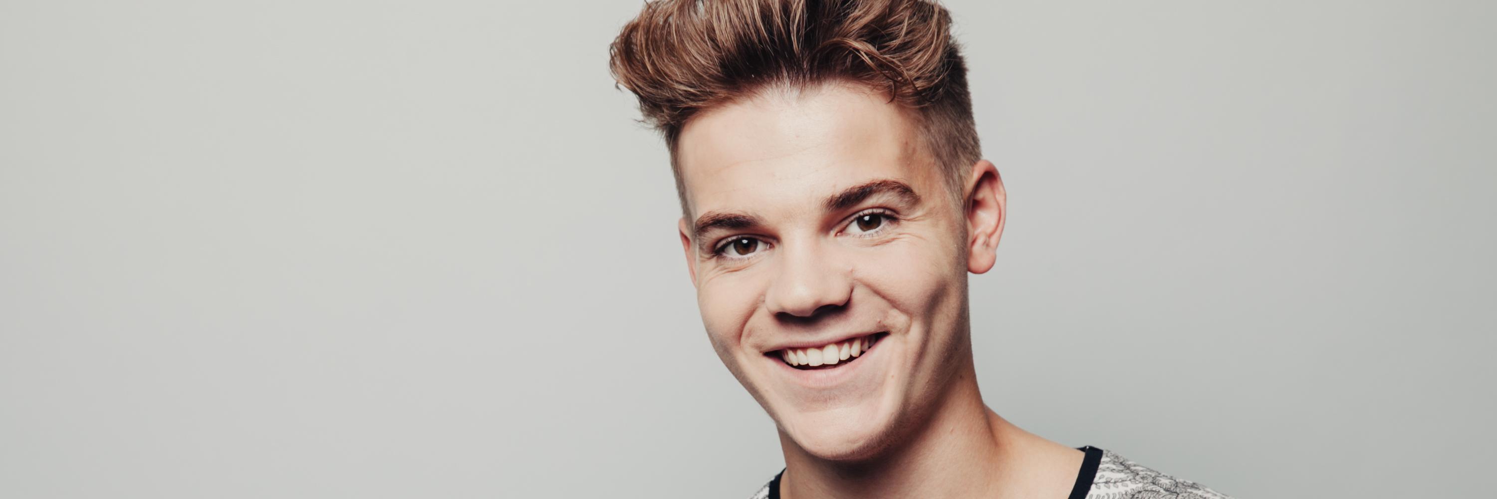 AlexV's profile banner image