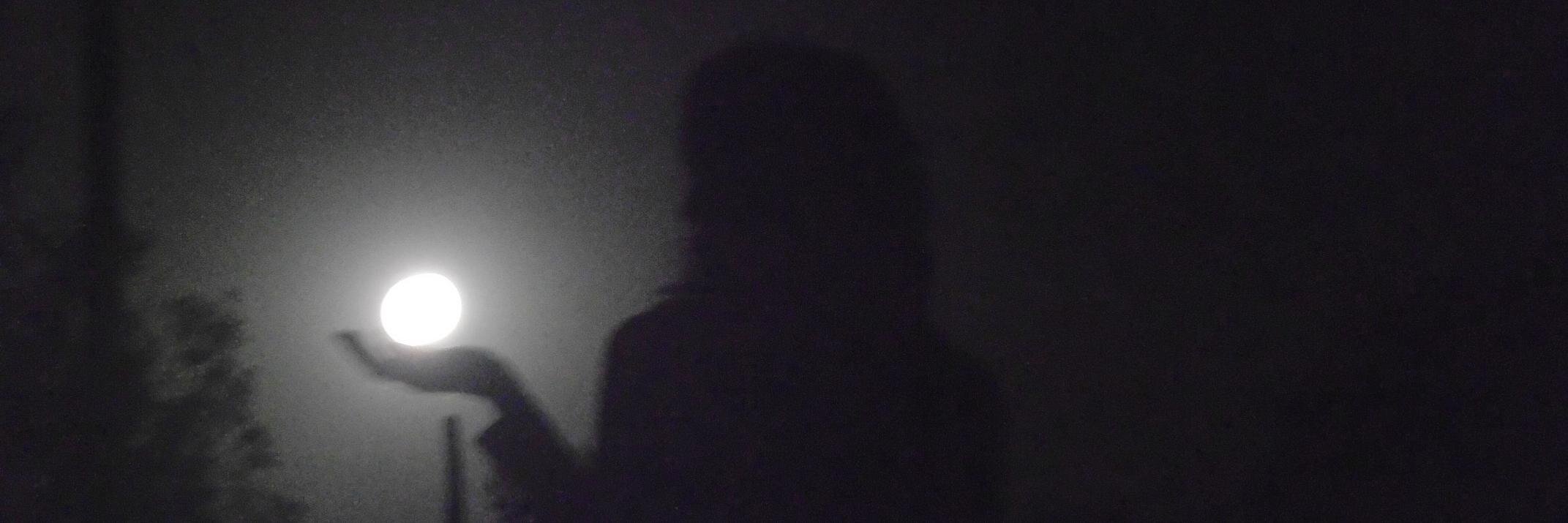 julisoll's profile banner image