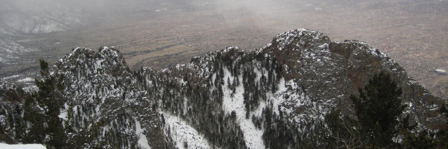 La Luz y Tierra banner