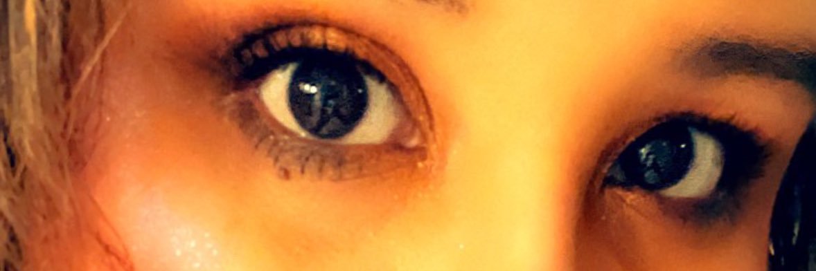 B banner