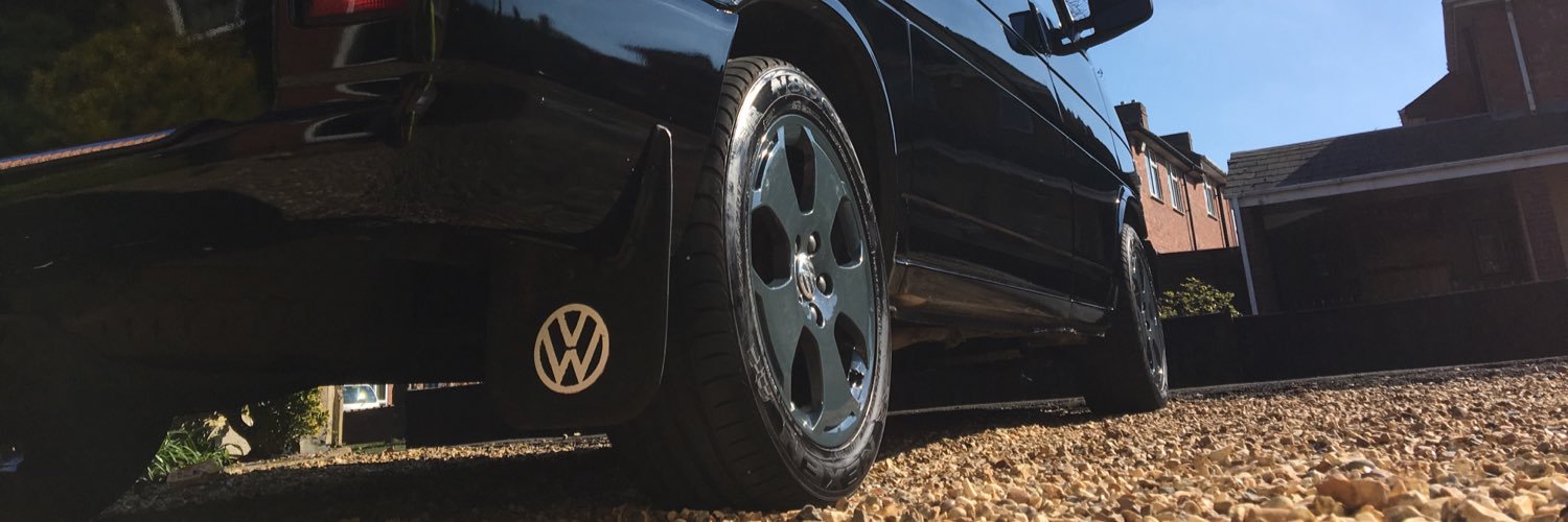 lee_blundell's profile banner image