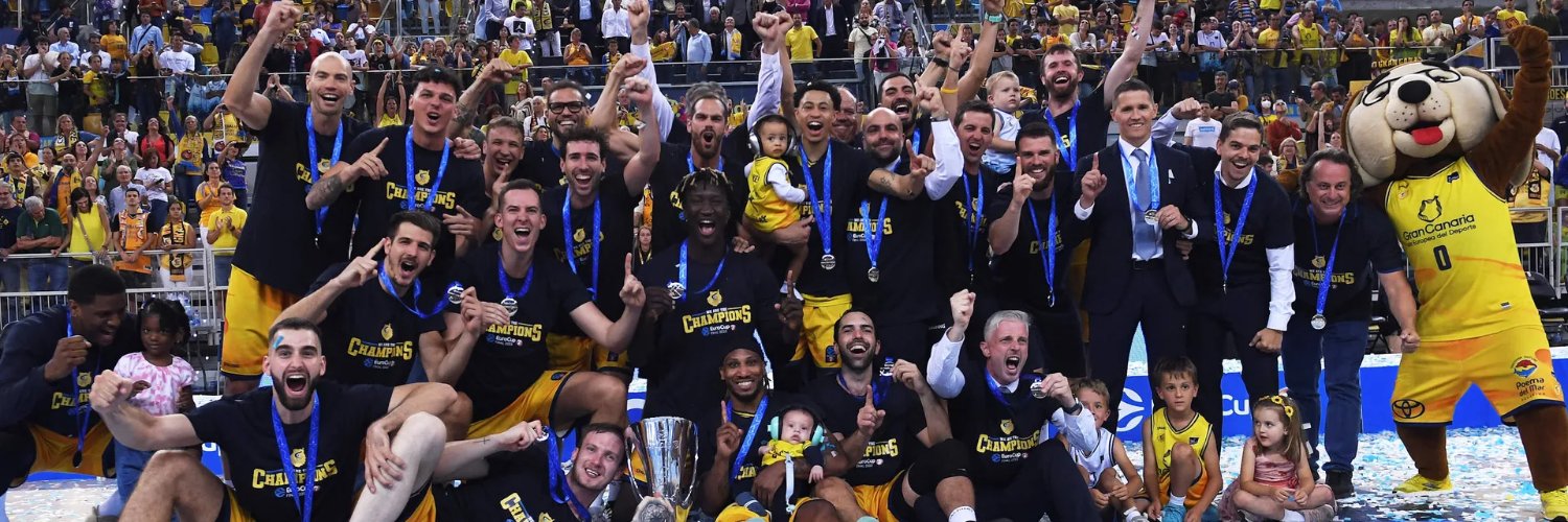 Simón Pérez banner