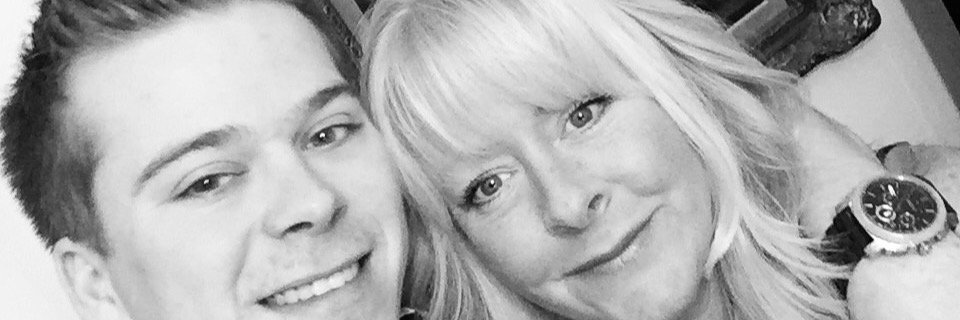 debbz42's profile banner image