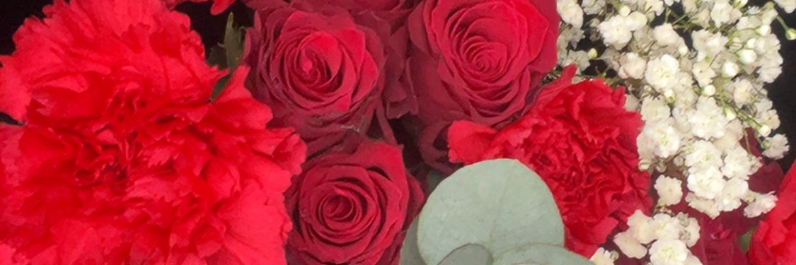 LeanaMenye's profile banner image