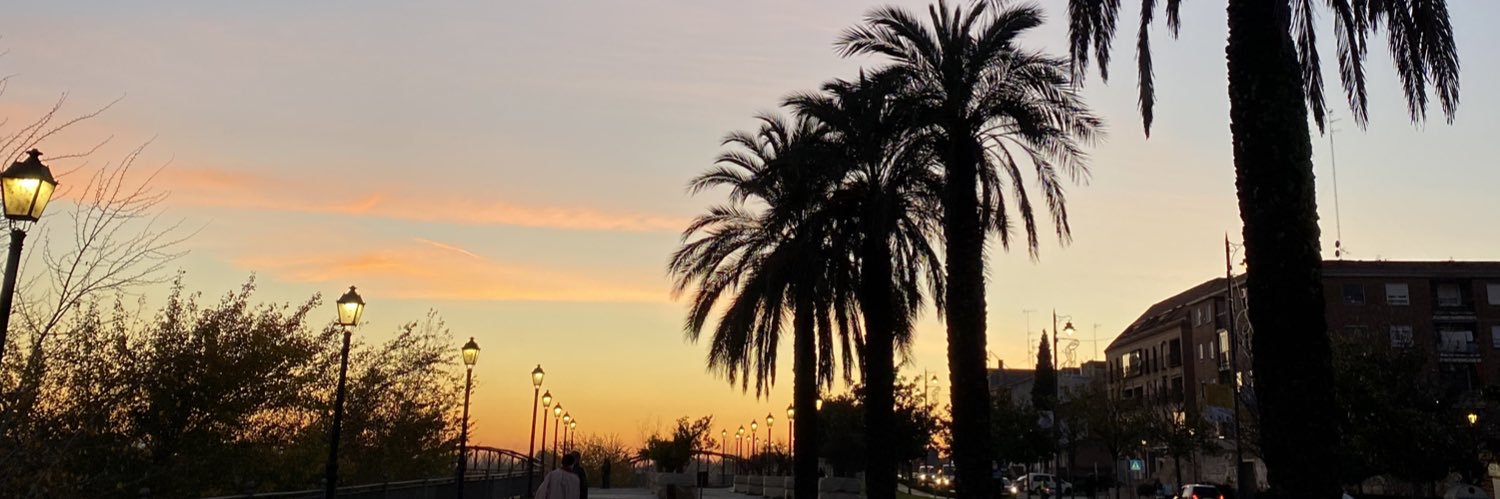 lorena141201's profile banner image