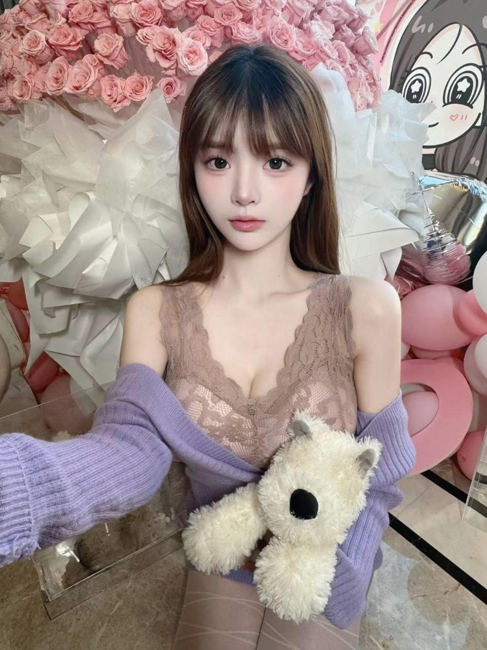 ElleDee182's profile banner image
