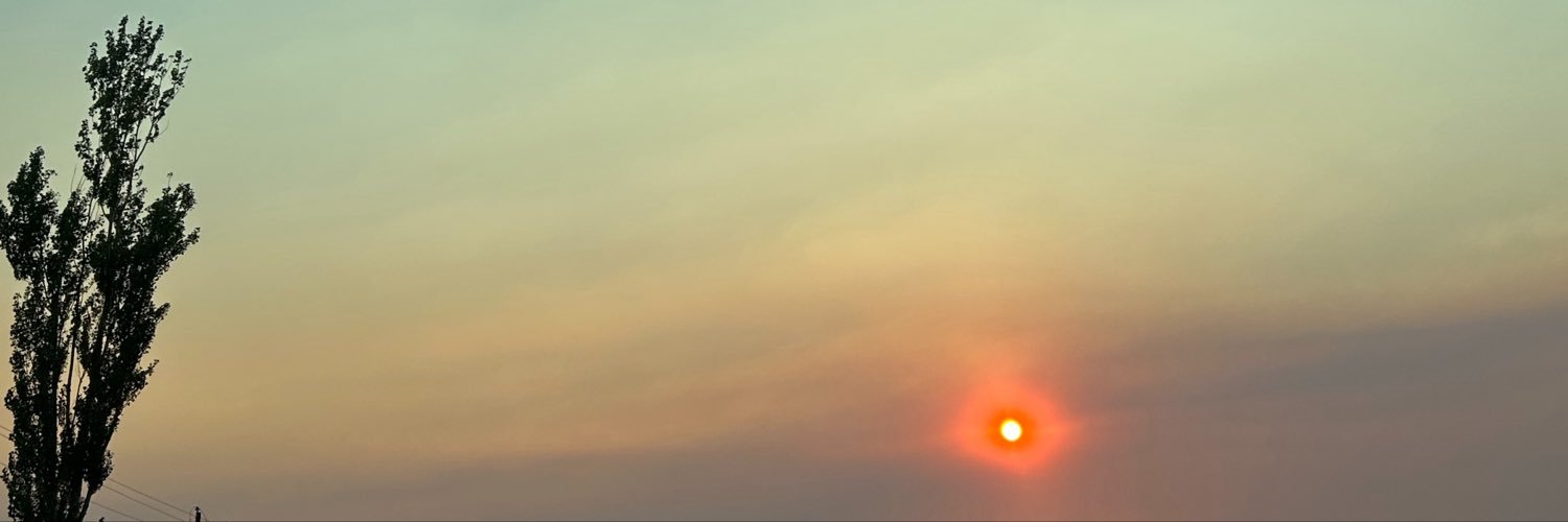 TheDailyGrobe's profile banner image