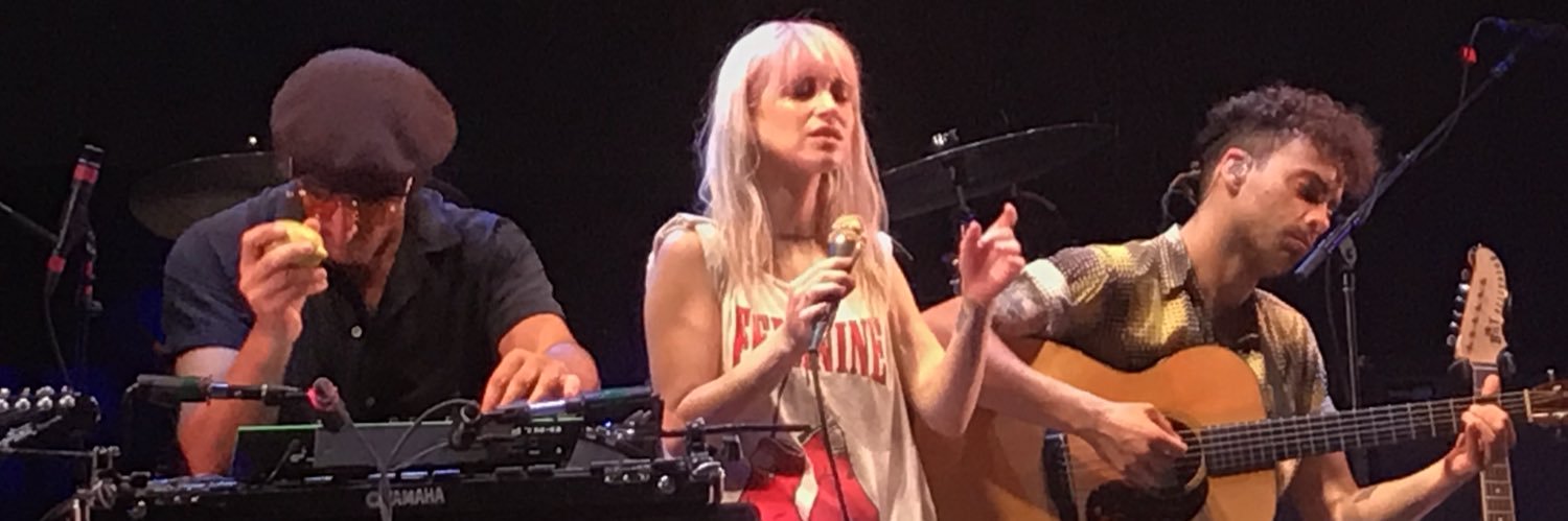 E’Twaun Paramoore banner