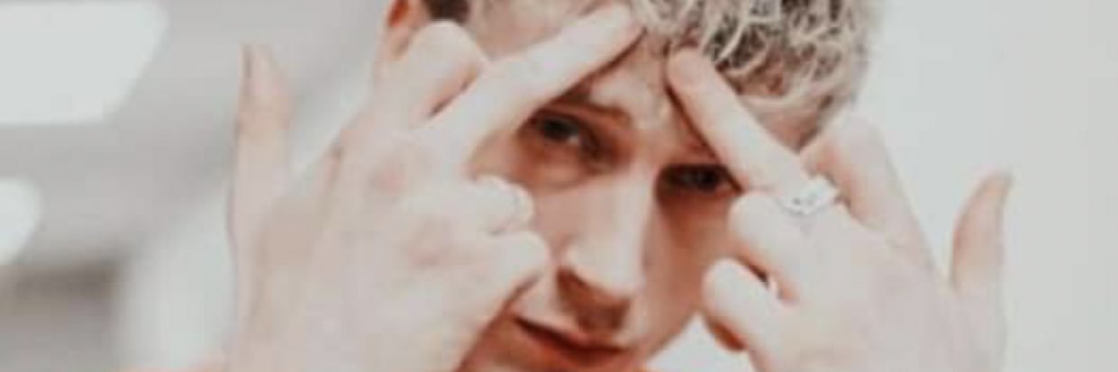 CoMeGeTScArEd's profile banner image