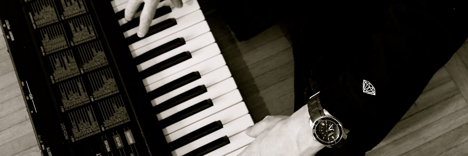 FlyErikL's profile banner image