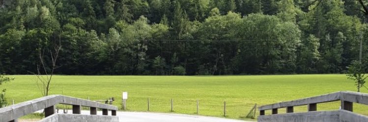 je_q16's profile banner image