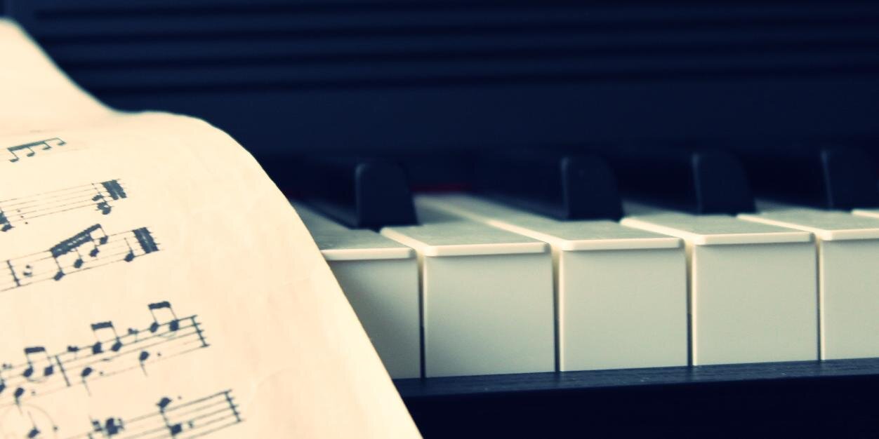 alba_av9's profile banner image