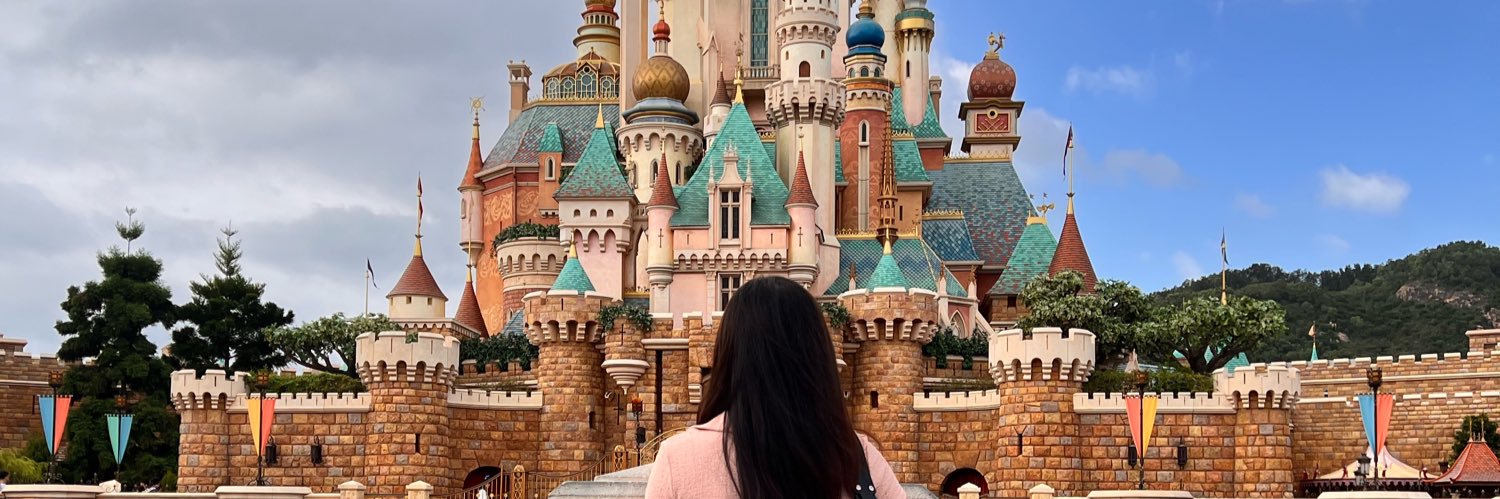 naomislvstr's profile banner image