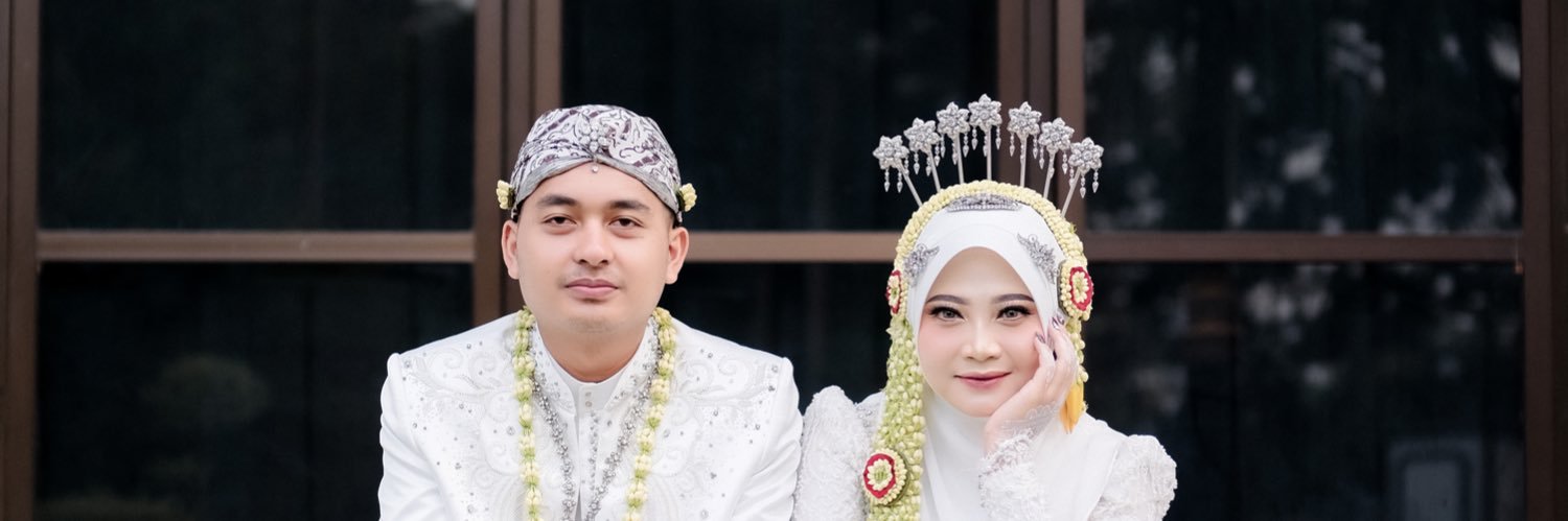 elintanaa's profile banner image