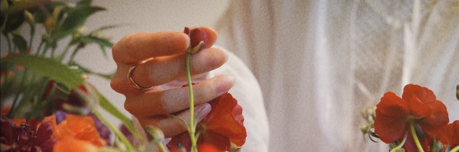 mondayynoon's profile banner image
