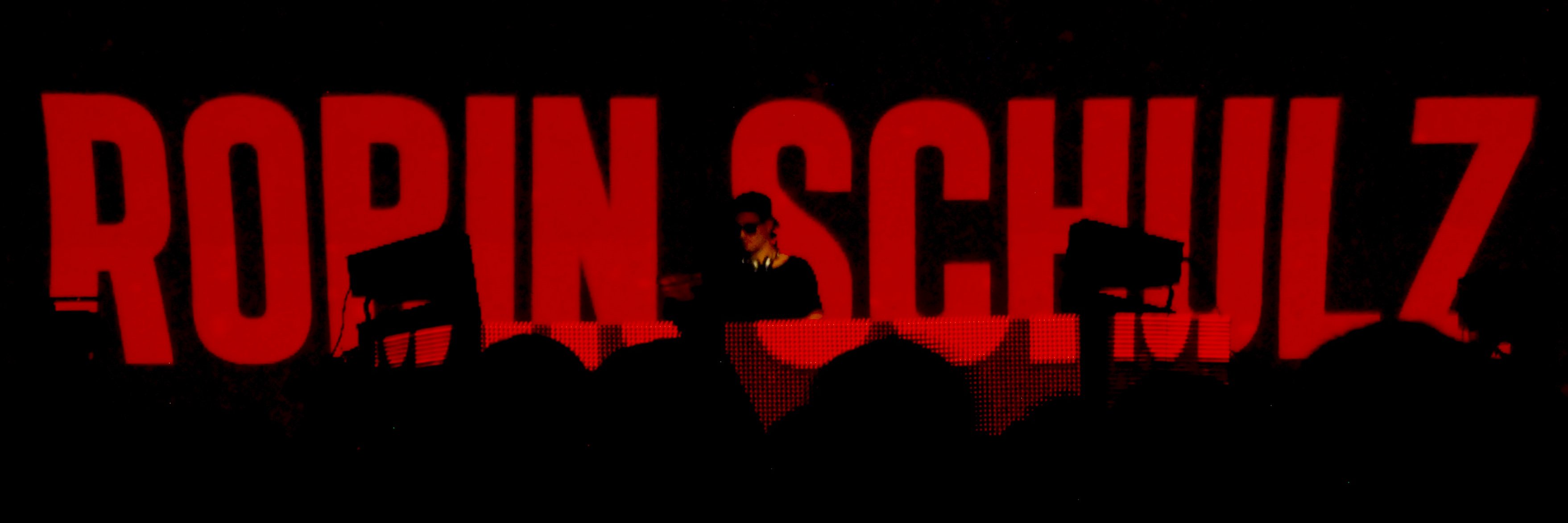 Momenz007's profile banner image