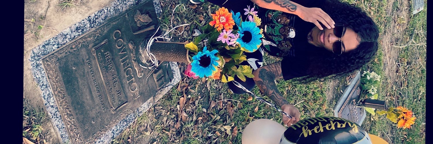 leneire_'s profile banner image