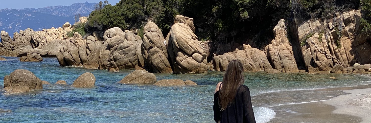 La__Vickyy's profile banner image