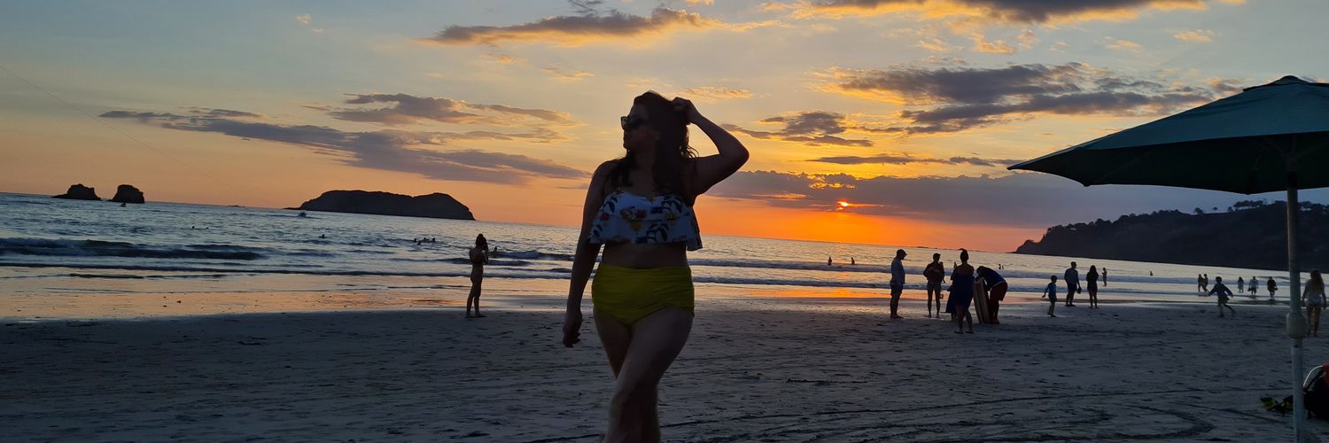 dannielarojas's profile banner image