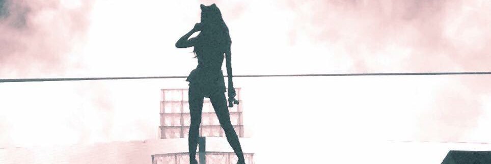 RetroAriana's profile banner image