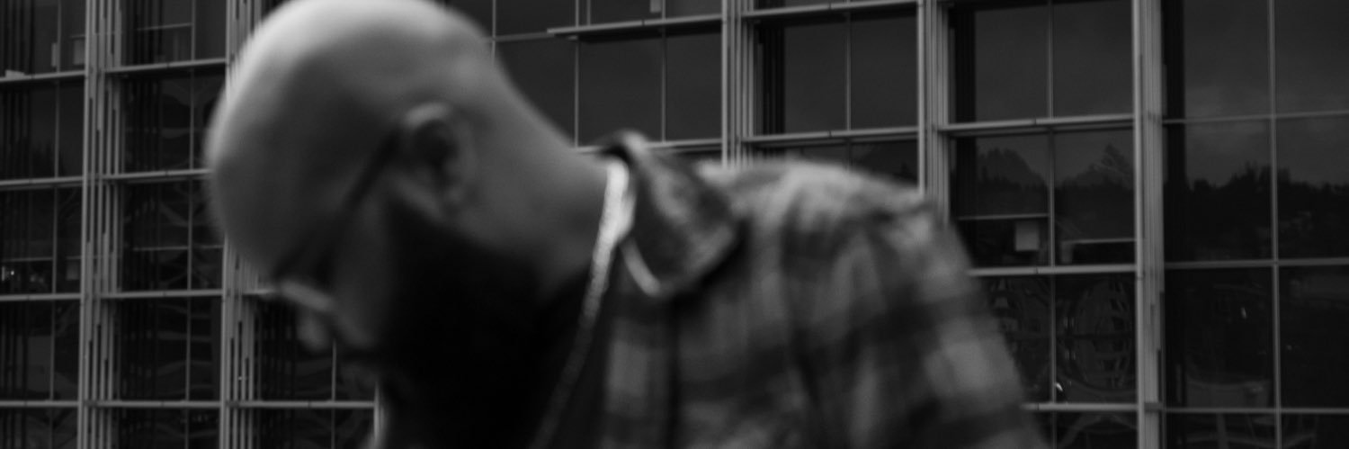 easeyo's profile banner image