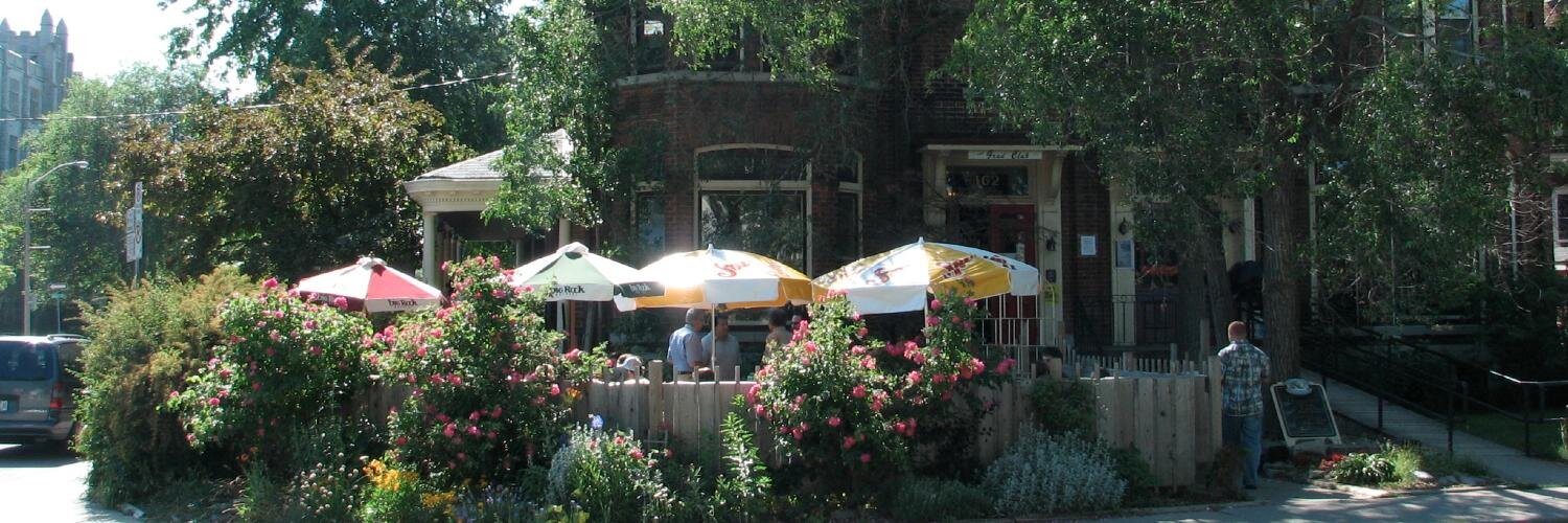 The Queen's Grad Club banner