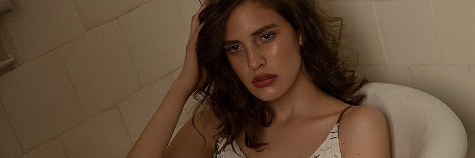 anna_cherise's profile banner image