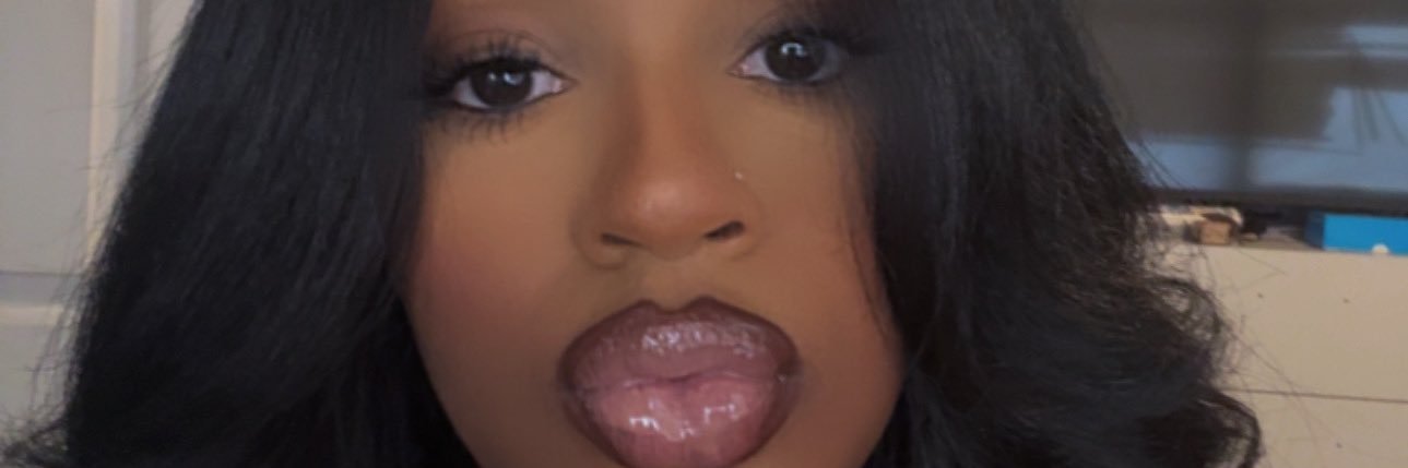Kellie Simone 🧸 banner