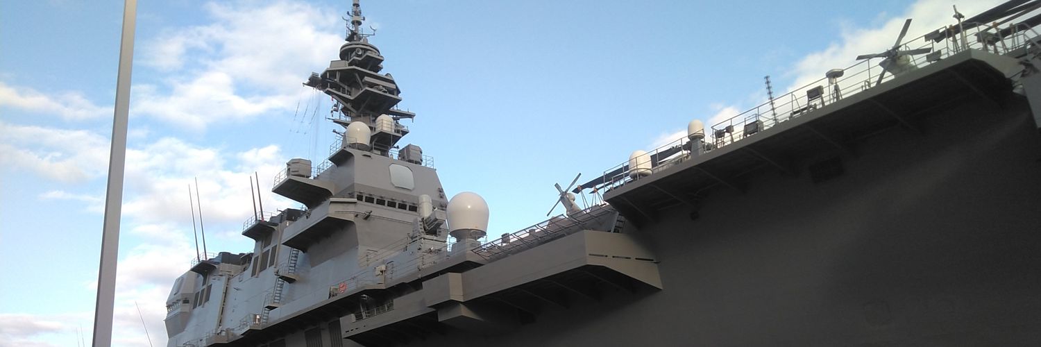 LOM_KIT's profile banner image