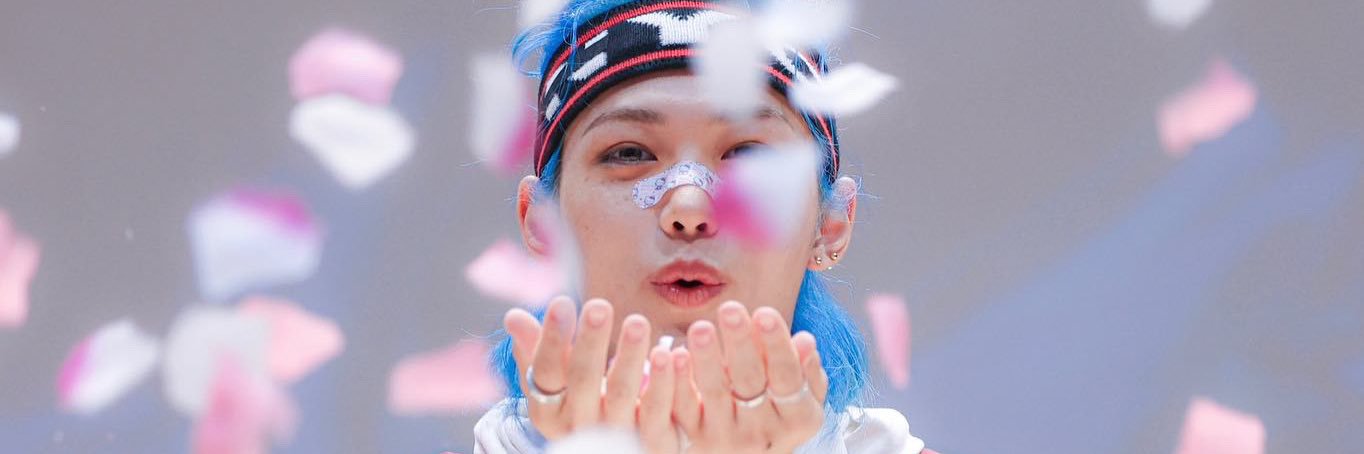 LariRous's profile banner image