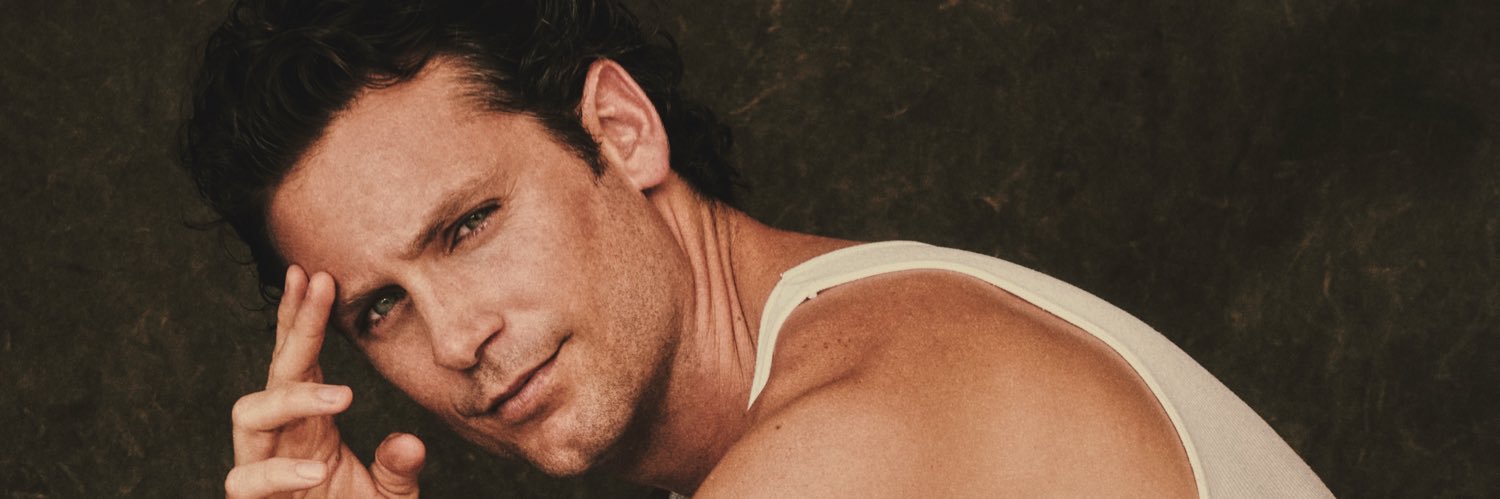 Bastian Baker banner